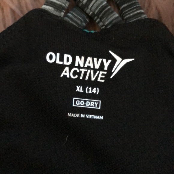 Running tank top with built in bra - Picture 3 of 4